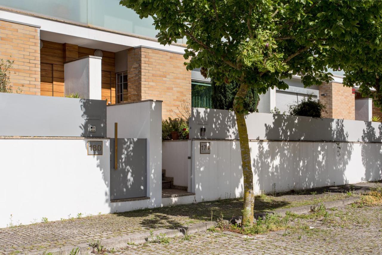 Apartmán Joivy Sleek House Balcony & 2 Terraces In Porto Maía Exteriér fotografie