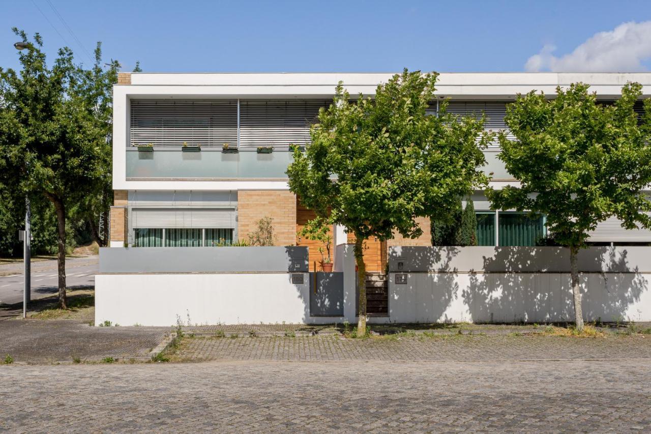 Apartmán Joivy Sleek House Balcony & 2 Terraces In Porto Maía Exteriér fotografie