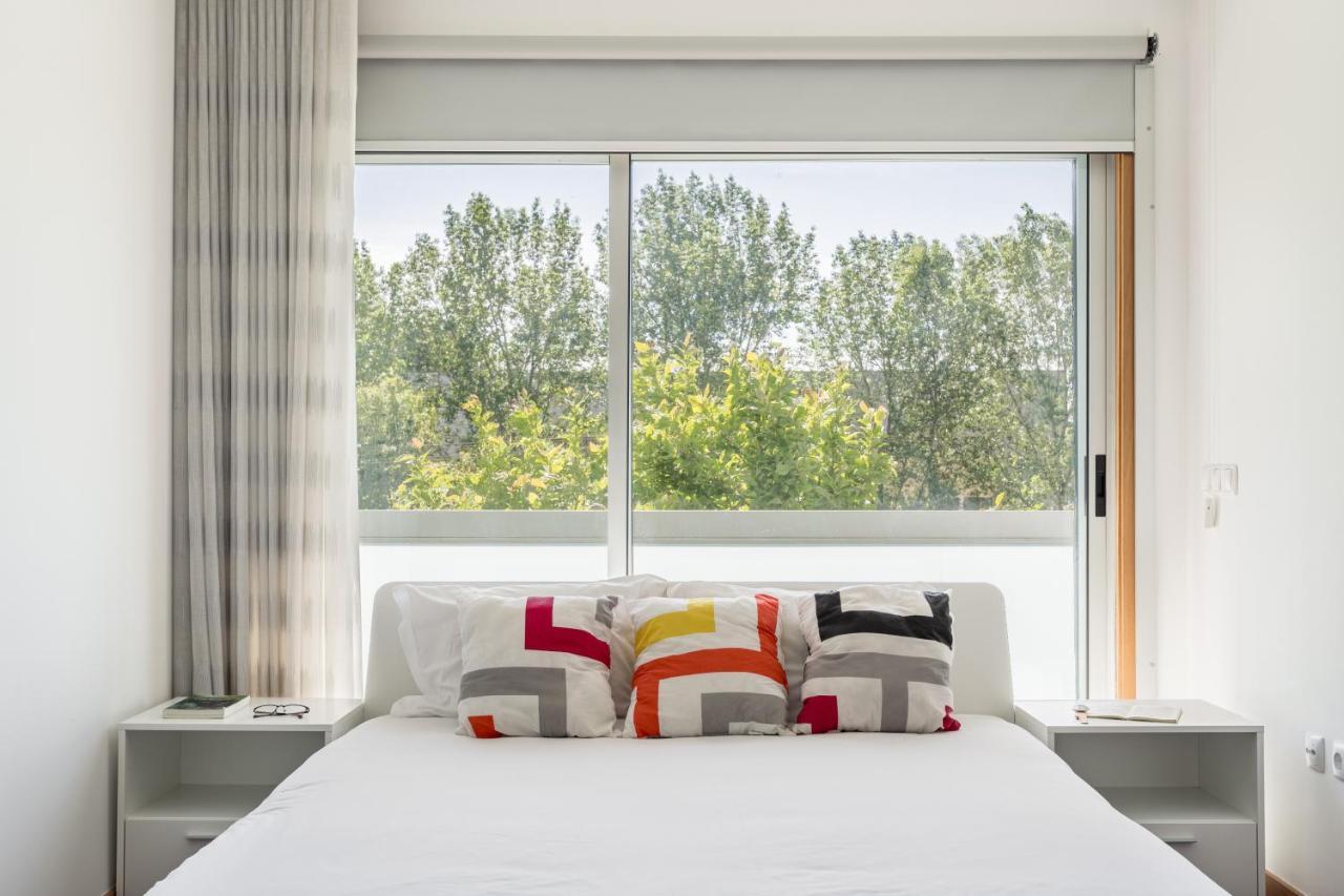Apartmán Joivy Sleek House Balcony & 2 Terraces In Porto Maía Exteriér fotografie